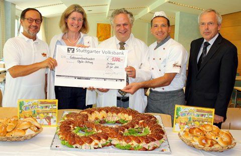 Brotmarkt-Spende für Olgäle-Stiftung