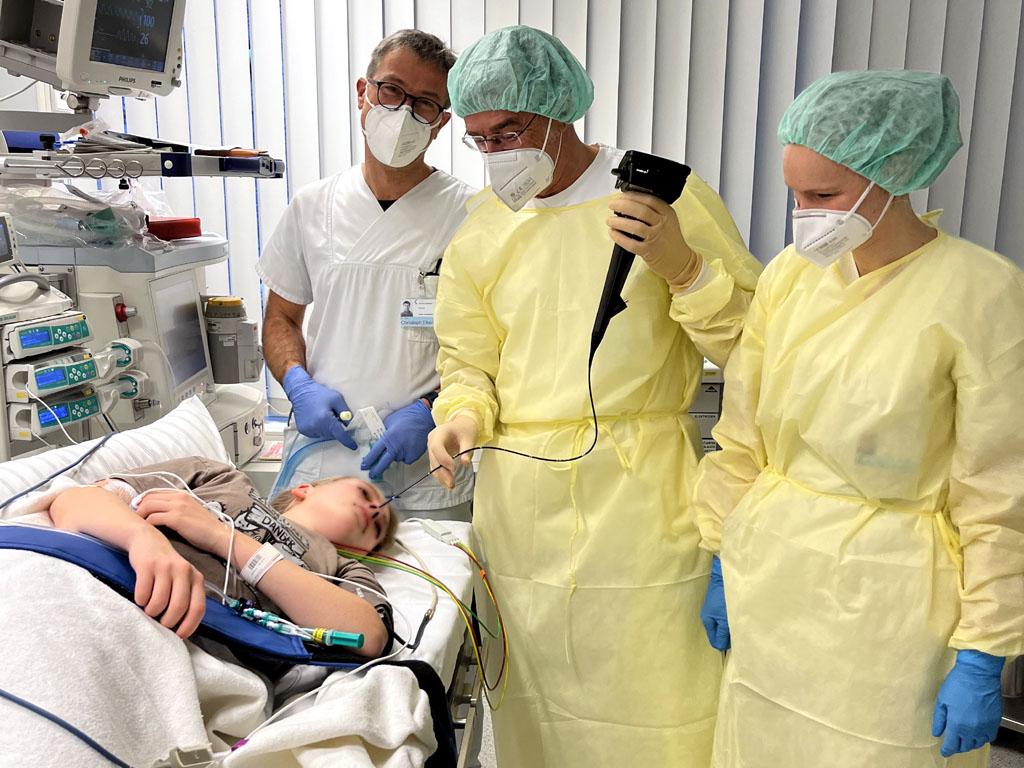 Erika Elmer-Stiftung spendet Bedside Bronchoskop