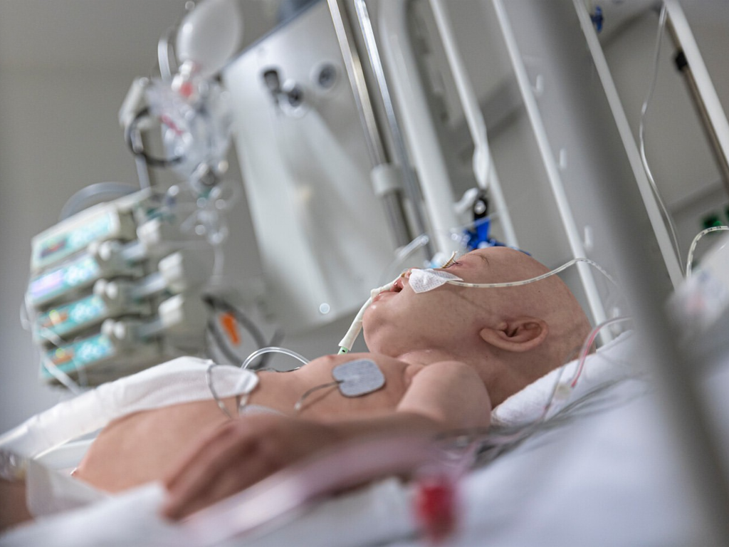 Neue Simulationstrainingspuppe für STUPS