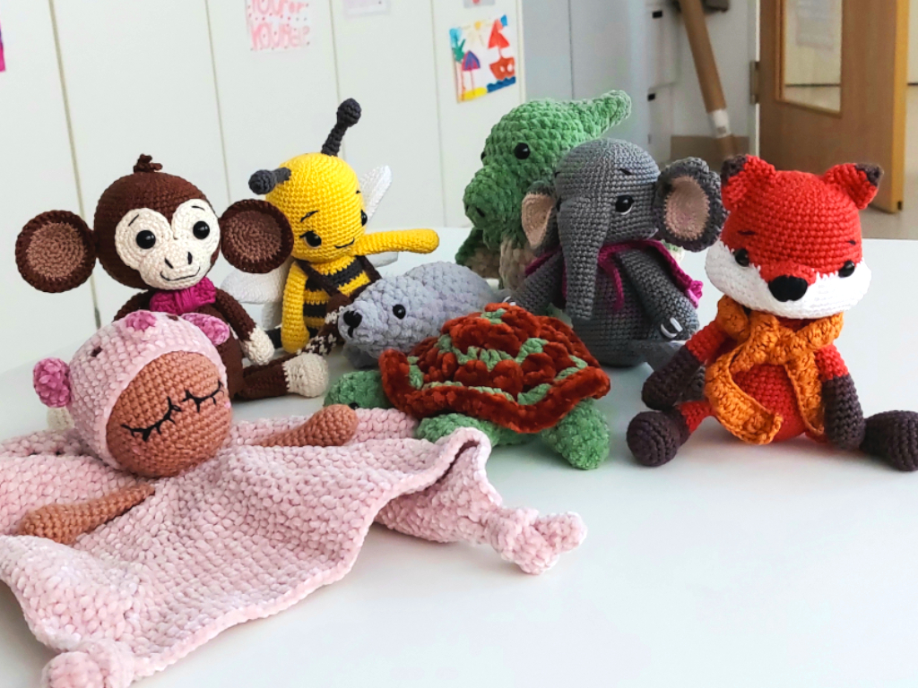 Gehäkelte Trostspender für kleine Patienten